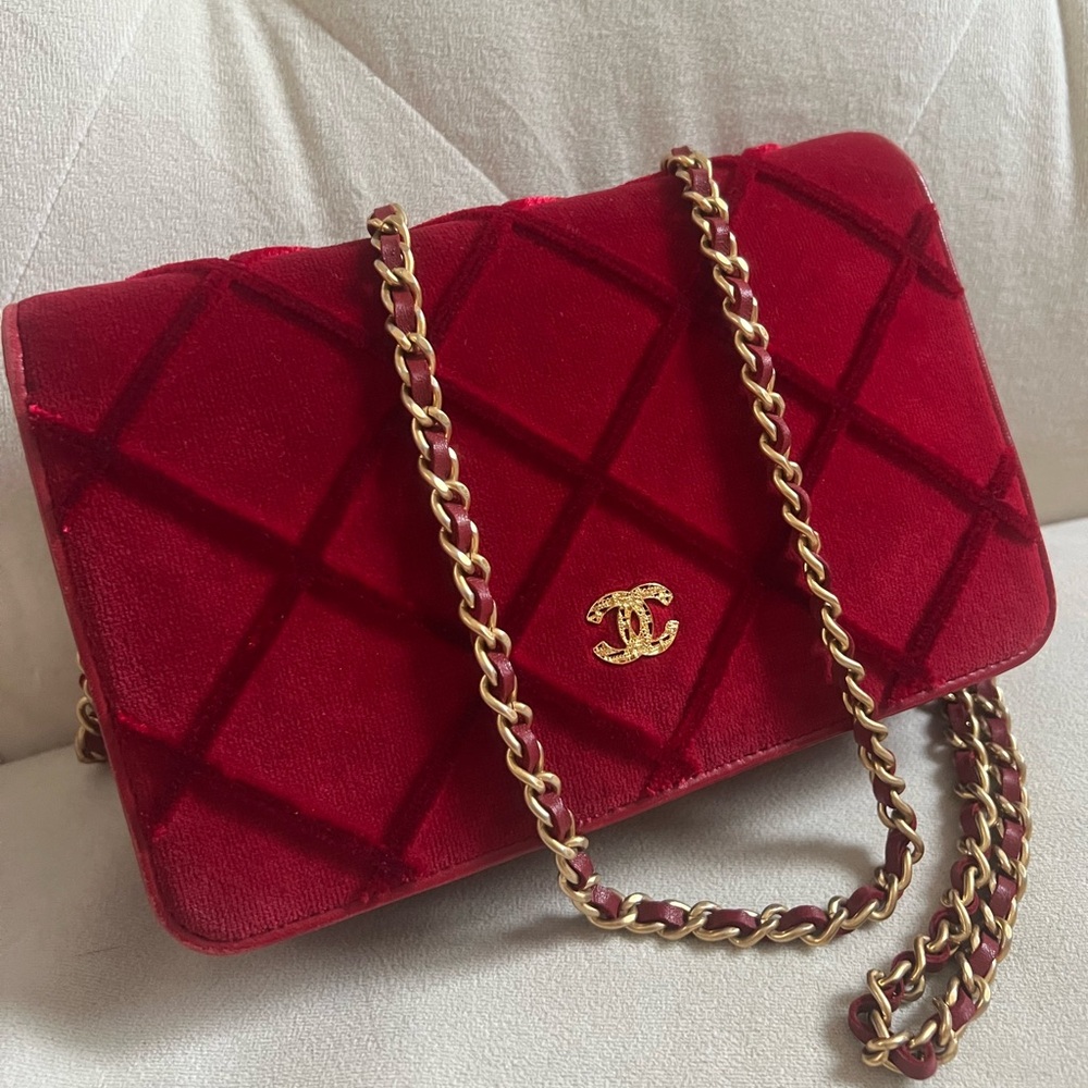 Chanel Velvet WOC crossbody Flap Bag - Picture 1 of 9